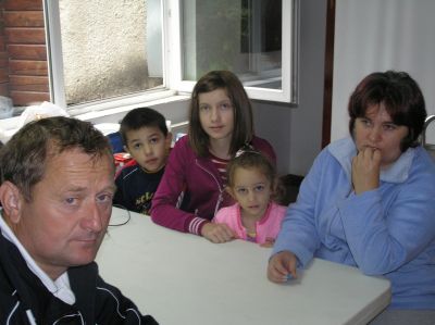 En av familjerna som deltog i lägret.